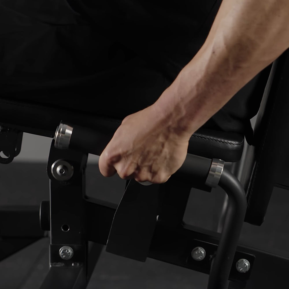 Isolated Leg Extension and Prone Leg Curl Machine LE03